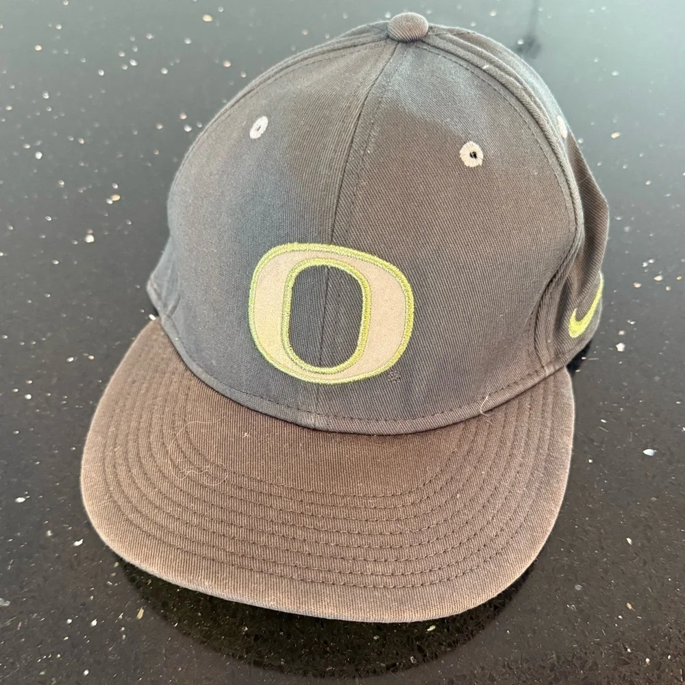 Nike Black and Neon Oregon Ducks Hat